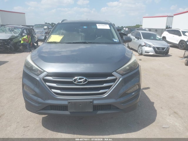 Продаж на аукціоні авто 2017 Hyundai Tucson Se, vin: KM8J33A44HU437014, номер лоту: 45770311