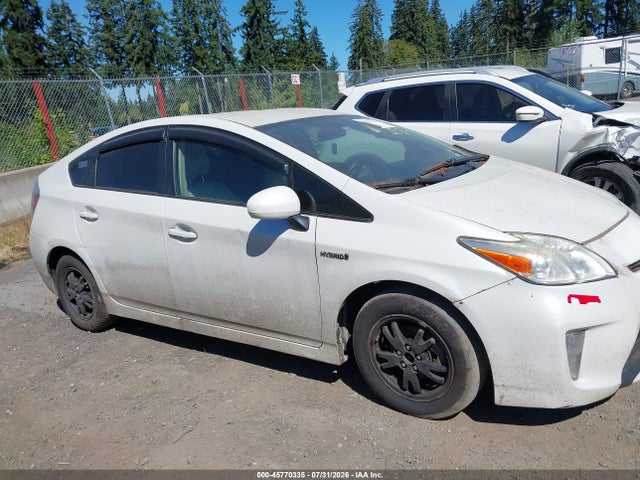 Toyota Prius Three 2014 JTDKN3DU4E0385031 Image 13