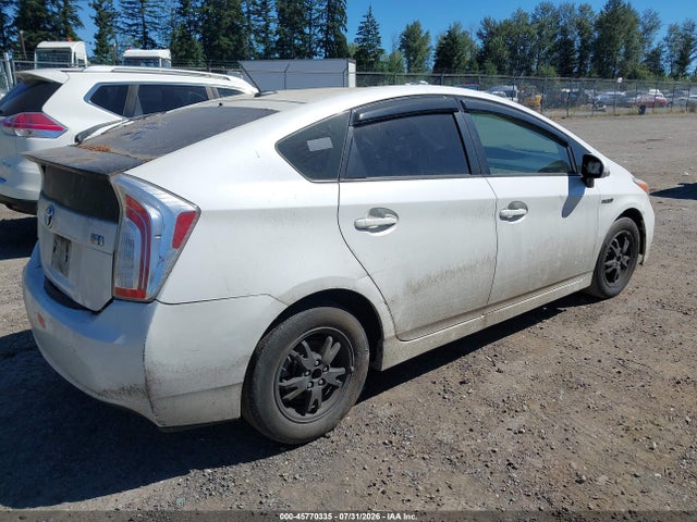 Toyota Prius Three 2014 JTDKN3DU4E0385031 Image 4