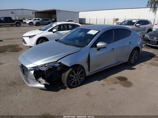 Mazda Mazda3 Touring 2018 3MZBN1V30JM199629 Image 2