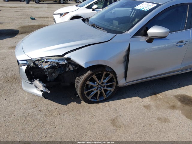 Mazda Mazda3 Touring 2018 3MZBN1V30JM199629 Image 13