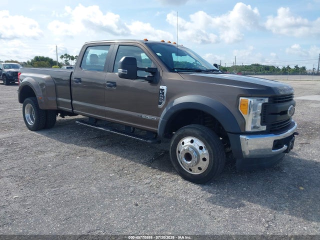 45770588 :رقم المزاد ، 1FT8W4DT3HED81029 vin ، 2017 Ford F-450 Xl مزاد بيع