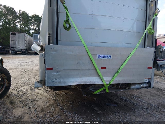 Ford F-59 Commercial Stripped 2022 1F65F5KN0N0A13965 Image 17