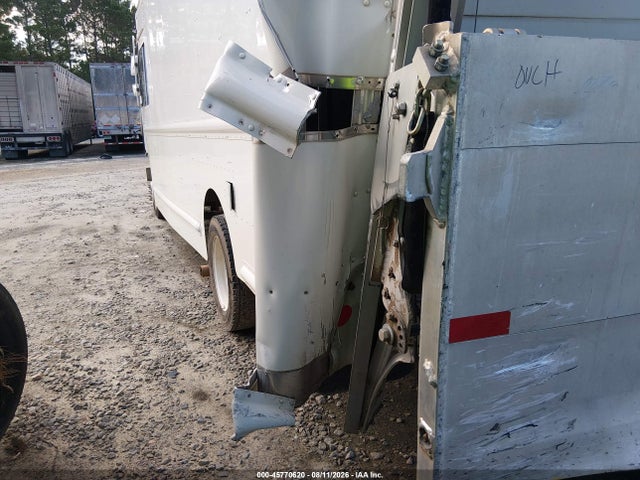 Ford F-59 Commercial Stripped 2022 1F65F5KN0N0A13965 Image 18