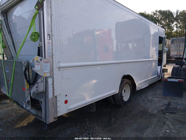 Ford F-59 Commercial Stripped 2022 1F65F5KN0N0A13965 Image 4