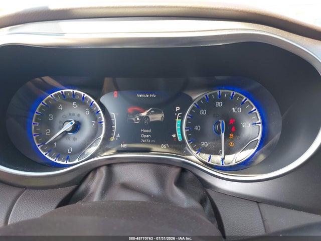 45770763 :رقم المزاد ، 2C4RC1EG0JR321411 vin ، 2018 Chrysler Pacifica Touring L Plus مزاد بيع