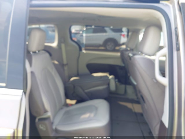 45770763 :رقم المزاد ، 2C4RC1EG0JR321411 vin ، 2018 Chrysler Pacifica Touring L Plus مزاد بيع