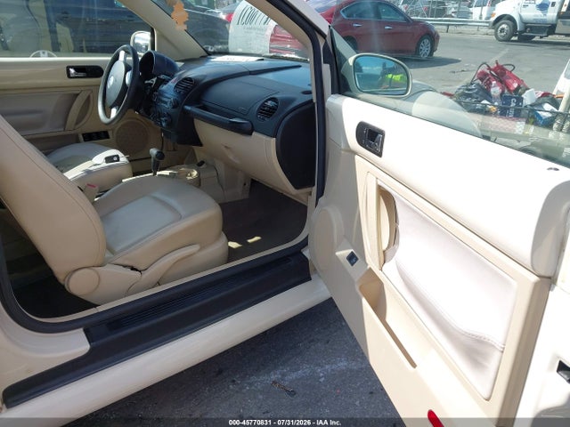 2005 Volkswagen New Beetle Gl მანქანა იყიდება აუქციონზე, vin: 3VWBM31Y15M305219, აუქციონის ნომერი: 45770831