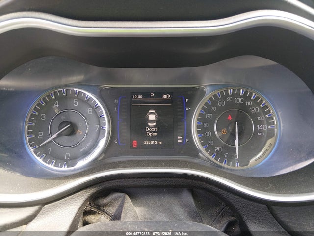 2015 Chrysler 200 Limited მანქანა იყიდება აუქციონზე, vin: 1C3CCCAB9FN712769, აუქციონის ნომერი: 45770888