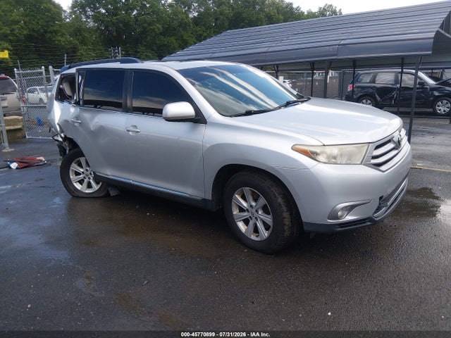 45770899 :رقم المزاد ، 5TDBK3EH4BS057630 vin ، 2011 Toyota Highlander Se V6 مزاد بيع