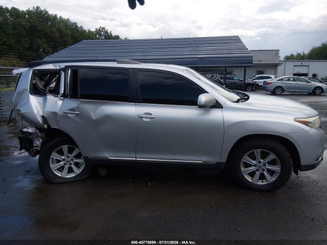 45770899 :رقم المزاد ، 5TDBK3EH4BS057630 vin ، 2011 Toyota Highlander Se V6 مزاد بيع