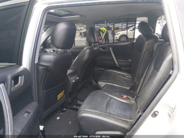 45770899 :رقم المزاد ، 5TDBK3EH4BS057630 vin ، 2011 Toyota Highlander Se V6 مزاد بيع
