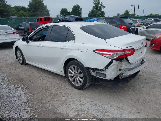 Продаж на аукціоні авто 2019 Toyota Camry Le, vin: 4T1B11HKXKU242030, номер лоту: 45770971