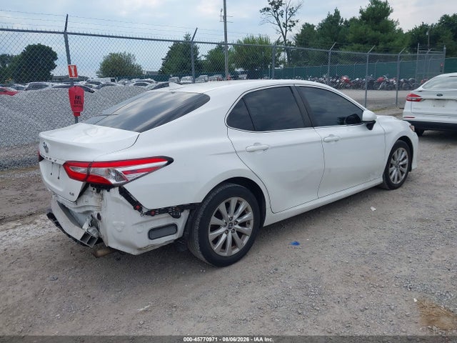 Продаж на аукціоні авто 2019 Toyota Camry Le, vin: 4T1B11HKXKU242030, номер лоту: 45770971