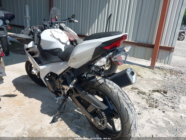 Kawasaki EX400 2020 JKAEXKG19LDA81005 Image 3
