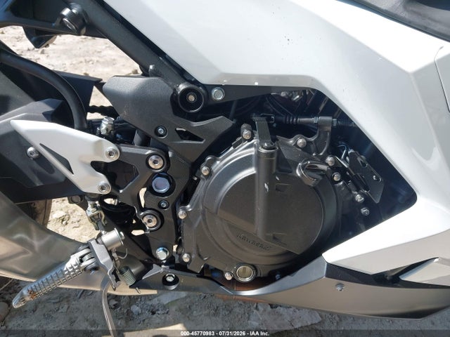 Kawasaki EX400 2020 JKAEXKG19LDA81005 Image 8