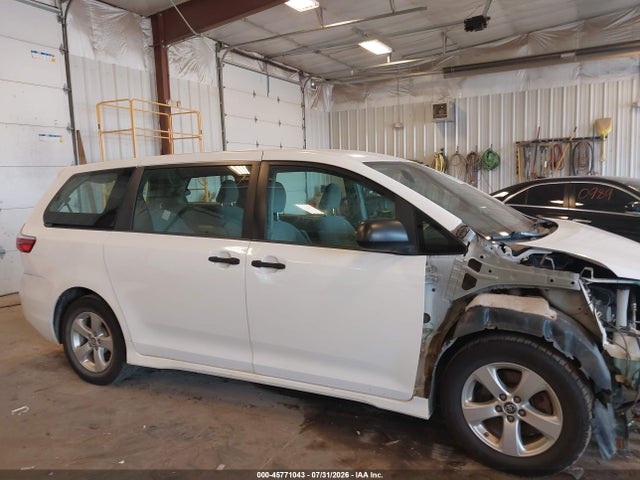 2018 Toyota Sienna L 7 Passenger მანქანა იყიდება აუქციონზე, vin: 5TDZZ3DC4JS928038, აუქციონის ნომერი: 45771043