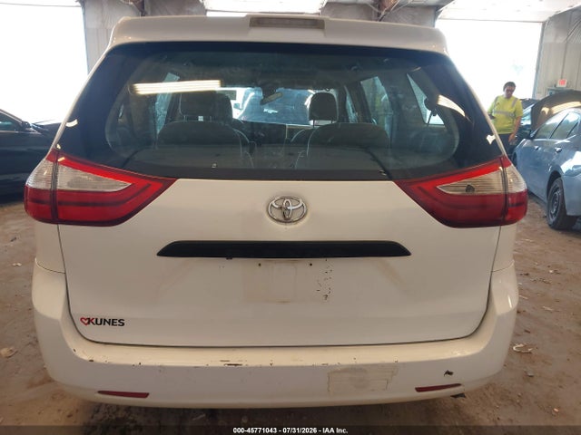 2018 Toyota Sienna L 7 Passenger მანქანა იყიდება აუქციონზე, vin: 5TDZZ3DC4JS928038, აუქციონის ნომერი: 45771043