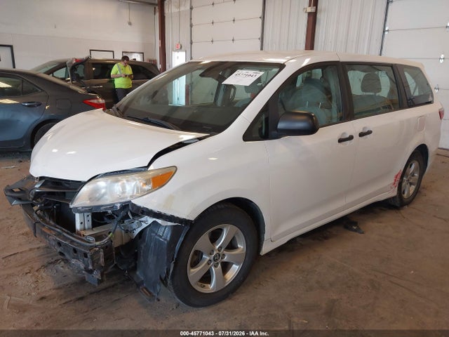 2018 Toyota Sienna L 7 Passenger მანქანა იყიდება აუქციონზე, vin: 5TDZZ3DC4JS928038, აუქციონის ნომერი: 45771043