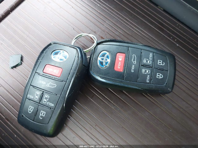 Продажа на аукционе авто 2021 Toyota Sienna Xle, vin: 5TDJSKFC3MS012173, номер лота: 45771062