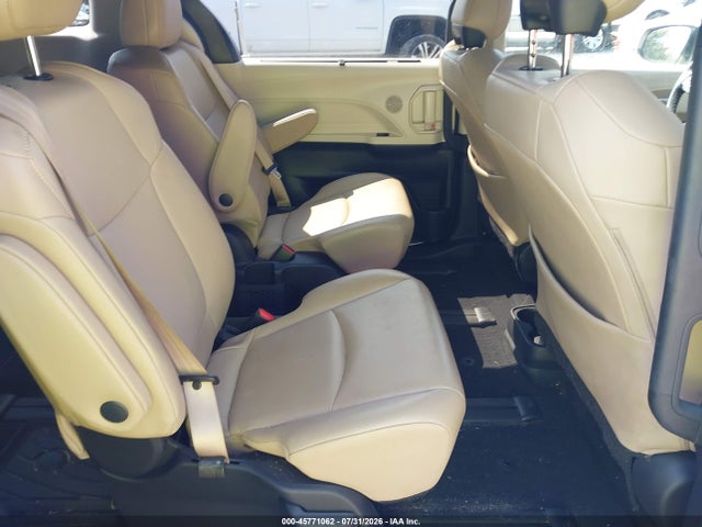 Продажа на аукционе авто 2021 Toyota Sienna Xle, vin: 5TDJSKFC3MS012173, номер лота: 45771062