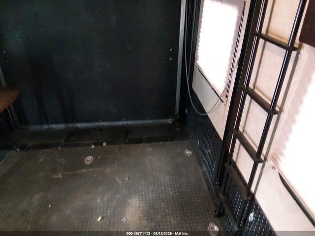 45771113 :رقم المزاد ، 5ZT3ST5F9FG300169 vin ، 2019 Forest River Spartan 1240x Toy Hauler 5th Whl Travel Trailer مزاد بيع