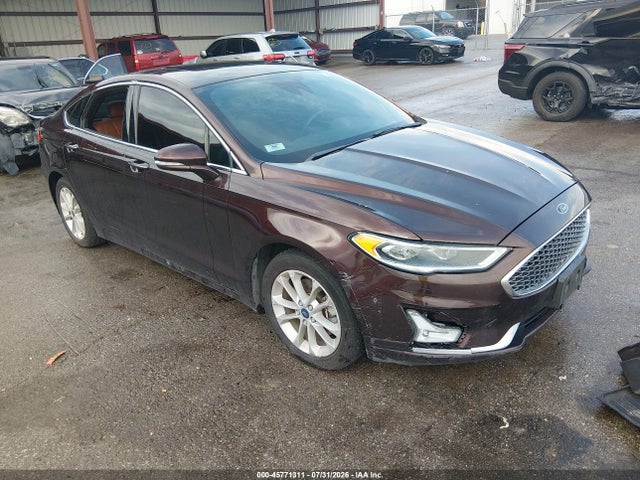 45771311 :رقم المزاد ، 3FA6P0SU7KR258613 vin ، 2019 Ford Fusion Energi Titanium مزاد بيع