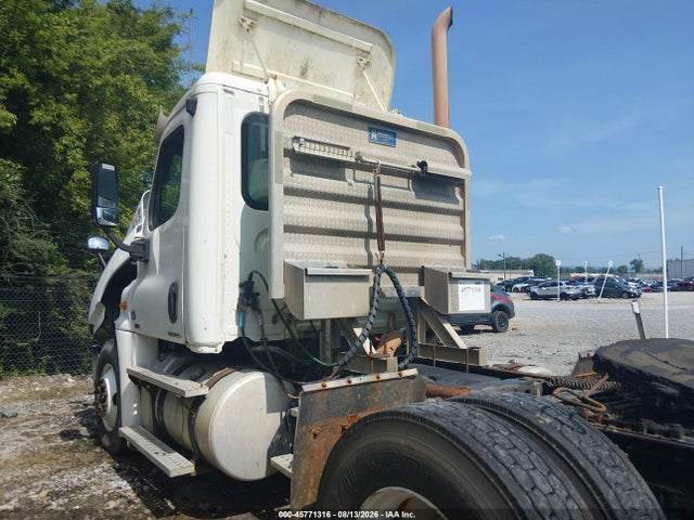 2011 Freightliner Cascadia 125 მანქანა იყიდება აუქციონზე, vin: 1FUJGEDV7BSAY8227, აუქციონის ნომერი: 45771316