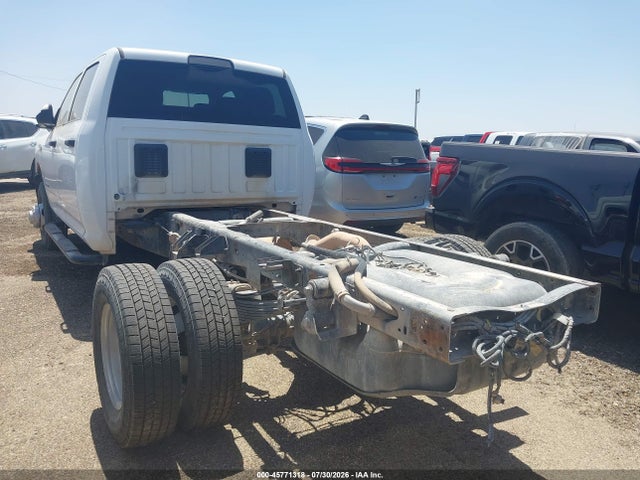 45771318 :رقم المزاد ، 3C7WRTCJXNG200203 vin ، 2022 Ram 3500 Chassis Tradesman/slt/laramie/limited مزاد بيع