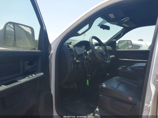 45771318 :رقم المزاد ، 3C7WRTCJXNG200203 vin ، 2022 Ram 3500 Chassis Tradesman/slt/laramie/limited مزاد بيع