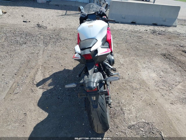 JYARNA3E9SA001033 Yamaha Yzf890