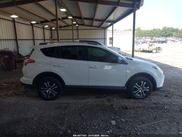 Toyota RAV4 LE 2016 JTMZFREV9GJ082751 Image 13