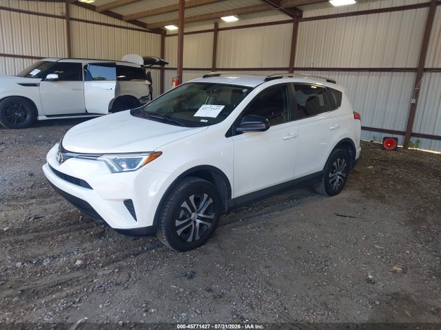Toyota RAV4 LE 2016 JTMZFREV9GJ082751 Image 2