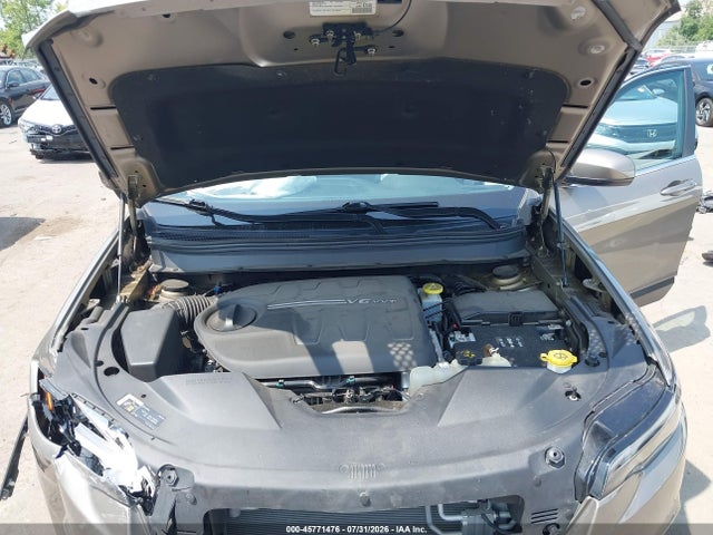 45771476 :رقم المزاد ، 1C4PJLLXXKD243588 vin ، 2019 Jeep Cherokee Latitude Plus Fwd مزاد بيع