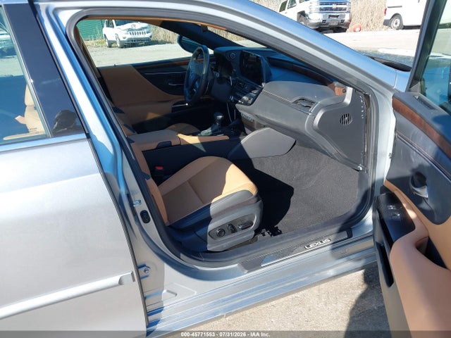 45771553 :رقم المزاد ، 58ADA1C14SU071811 vin ، 2025 Lexus Es 300h مزاد بيع