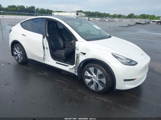 Продаж на аукціоні авто 2023 Tesla Model Y Awd/long Range Dual Motor All-wheel Drive, vin: 7SAYGDEEXPA069526, номер лоту: 45771597