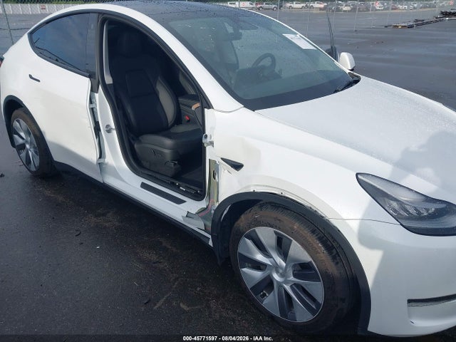 Продаж на аукціоні авто 2023 Tesla Model Y Awd/long Range Dual Motor All-wheel Drive, vin: 7SAYGDEEXPA069526, номер лоту: 45771597