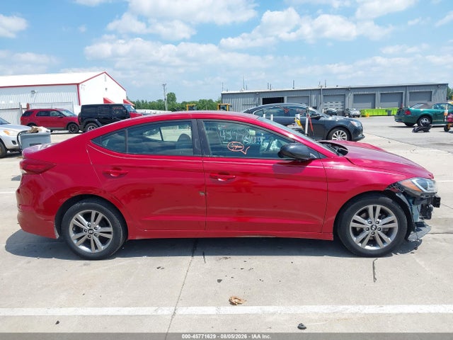 KMHD84LFXHU208369 Hyundai ELANTRA SE
