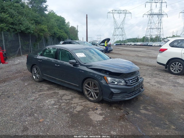 Volkswagen Passat 1.8t R-line 2017 1VWDT7A34HC060042 головне зображення