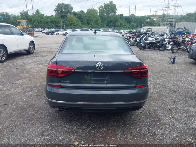 1VWDT7A34HC060042 Volkswagen Passat 1.8t R-line