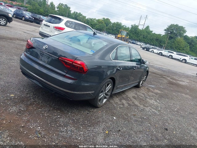 1VWDT7A34HC060042 Volkswagen Passat 1.8t R-line