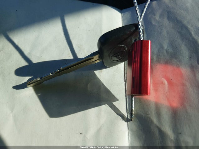 2015 Toyota Yaris L მანქანა იყიდება აუქციონზე, vin: VNKKTUD31FA042702, აუქციონის ნომერი: 45771703