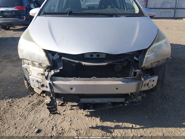 2015 Toyota Yaris L მანქანა იყიდება აუქციონზე, vin: VNKKTUD31FA042702, აუქციონის ნომერი: 45771703