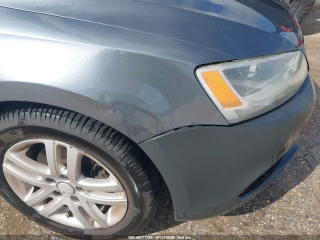 2013 Volkswagen Jetta 2.5l Se მანქანა იყიდება აუქციონზე, vin: 3VWDP7AJ1DM204139, აუქციონის ნომერი: 45771750