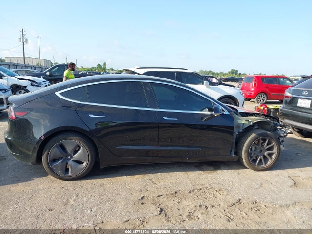 45771804 :رقم المزاد ، 5YJ3E1EB2LF742114 vin ، 2020 Tesla Model 3 Long Range Dual Motor All-wheel Drive مزاد بيع