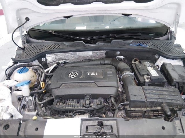 2015 Volkswagen Beetle 1.8t Classic მანქანა იყიდება აუქციონზე, vin: 3VWF17AT2FM651948, აუქციონის ნომერი: 45771864