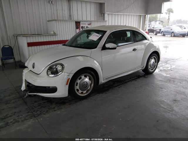 2015 Volkswagen Beetle 1.8t Classic მანქანა იყიდება აუქციონზე, vin: 3VWF17AT2FM651948, აუქციონის ნომერი: 45771864