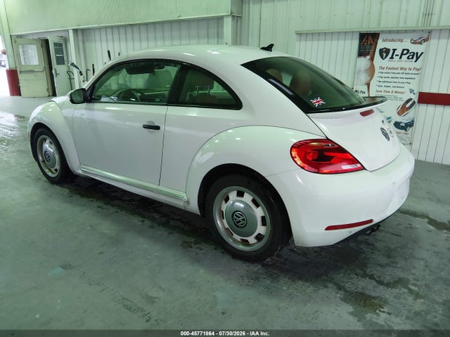 2015 Volkswagen Beetle 1.8t Classic მანქანა იყიდება აუქციონზე, vin: 3VWF17AT2FM651948, აუქციონის ნომერი: 45771864