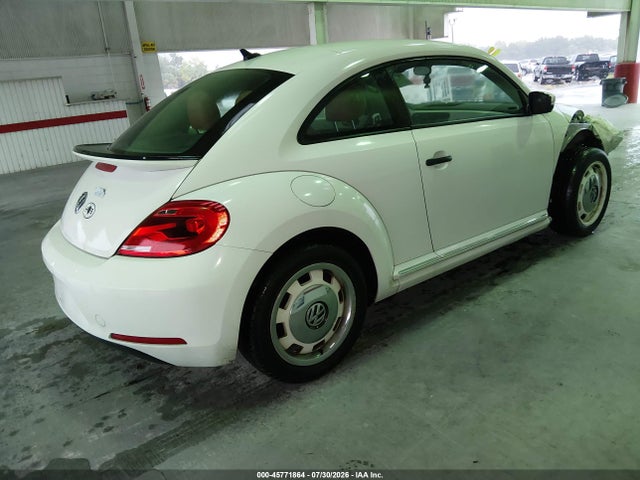 2015 Volkswagen Beetle 1.8t Classic მანქანა იყიდება აუქციონზე, vin: 3VWF17AT2FM651948, აუქციონის ნომერი: 45771864