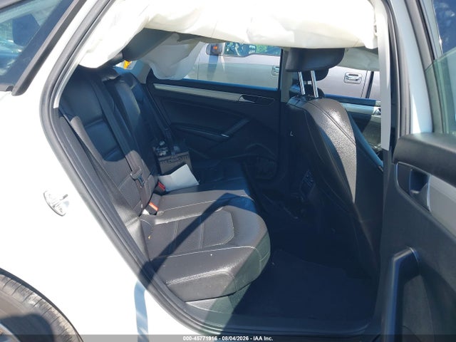 1VWLA7A34KC007284 Volkswagen Passat 2.0t Wolfsburg Edition